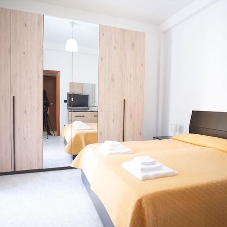 Cozy Apartments De Gasperi Бари Экстерьер фото